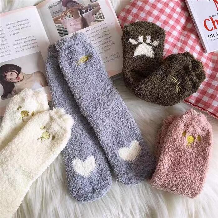 COZY CAT CLAWS SOCKS